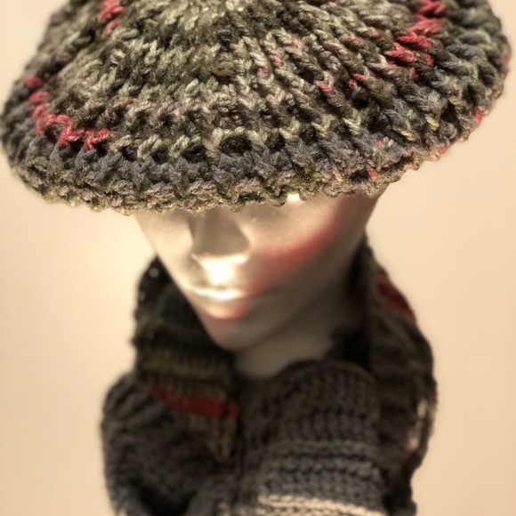 Winter Blossoms reversible crochet hat/scarf Set. - Picture 7 of 8